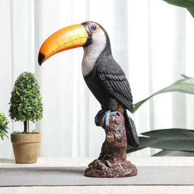 China Europe Resin Life Like Color Painting Realistic Bird Toucans Statue for sale