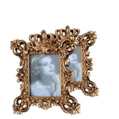 China Baroque vintage resin picture frame the antique gold crown baroque picture frame for sale