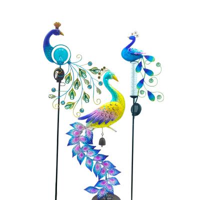 China Garden Outdoor Retro LED Decorative Metal Peacock Stake Solar Powered Lights For Lawn Patio for sale