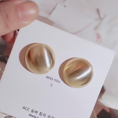 China Simple Simple Retro Round Gold Stud Earrings for sale