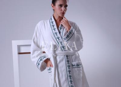 China Comfortable Fabric Velour Luxury Hotel Bathrobes With Embroidery Color for Men / Women for sale