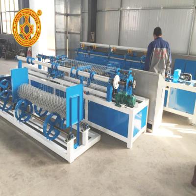 China Twisted knuckle and single die single wire feeding full automatic chainlink fence making machine for sale