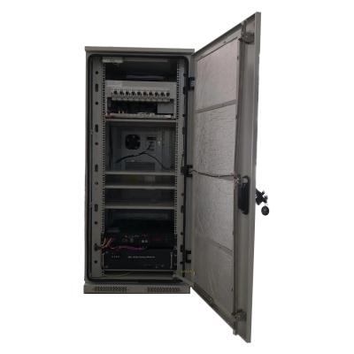 China Double Layer Heat Insulation Structure 32U Hoists Outdoor Battery Storage Cabinet for sale