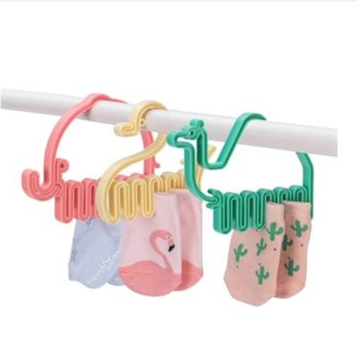 China Clip Children's Socks Clip Multifunctional Towel Windproof Underwear Socks Plastic Clothespins Socks Drying Rack for sale