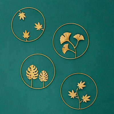 China Eco-Friendly Home Decor Living Room Gold Maple Turtle Luxury Ginkgo Leaves Wall Hanging Flower Metal Art Decor for sale