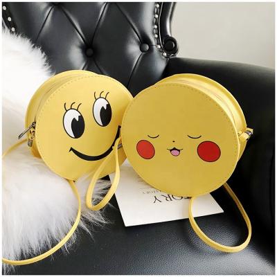 China Small Cute One-Shoulder Bag Cartoon Style Round Face Bag Mini Personality Daily Used Funny Yellow Smile Purses New for sale