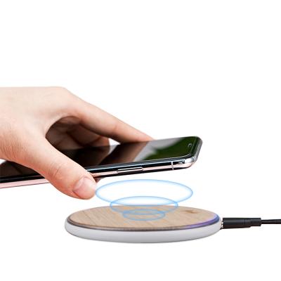 China Smart Watch Around 5W 10W Qi Bamboo Wireless Fast Charging Pad Portable Wireless Charger For Mobile Phone for sale