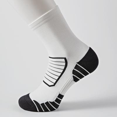 China Discount Stock Men's Sports Crew Socks Logo Design Sports Compression Socks Customizable Outdoor Running for sale