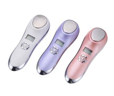 China Pore ​​Shrinking Amerke Hot And Cold Device Mini Face Care Skin Rejuvenation Beauty Instrument Facial Massager for sale