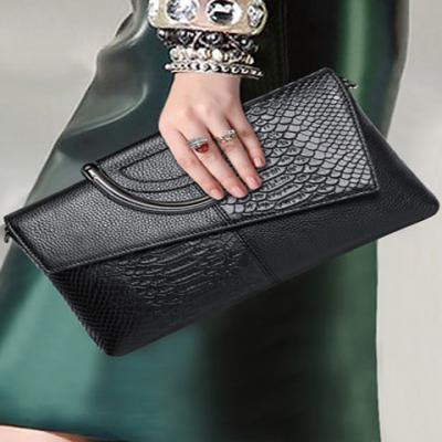 China 100% Eco-Friendly Lady Fashion Clutch Luxury Classic Designers Famous Brands Snake Pattern Top Grain Leather Handbags And Cross - Body for sale