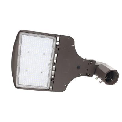 China Easy And Versatile Outdoor Area Lights 150w 21000LMS LED Flood Lights High Power Installation LED Parking Lot Lighting for sale