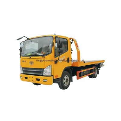 China Dongfeng 3ton/5ton Light Duty Flatbed Tow Truck with 8.25r20 Tires and Fuel Efficiency for sale