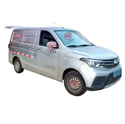 China 4.2m Cargo Tank Length Diesel Minivan with Manual Transmission and Euro 4 Standard for sale