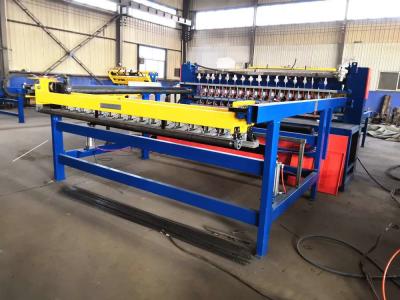 China Blauwe Witte PLC 2500mm Versterkt Mesh Welding Machine Te koop