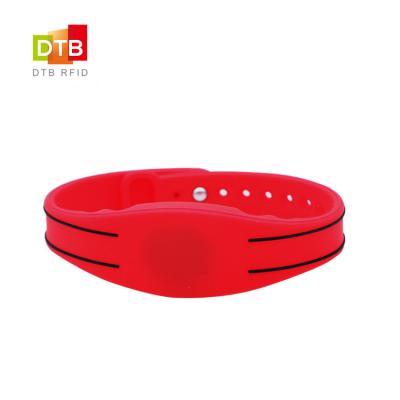 China Waterproof / DTB SW11 Free Sample 13.56MHz Waterproof NFC Laser Engraved Waterproof RFID Silicone Wristbands For Events for sale