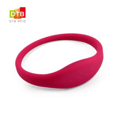 China Waterproof/DTB SW18 Adjustable Passive Band NFC Silicone Waterproof Wristband 125KHz 13.56MHz Smart RFID for sale