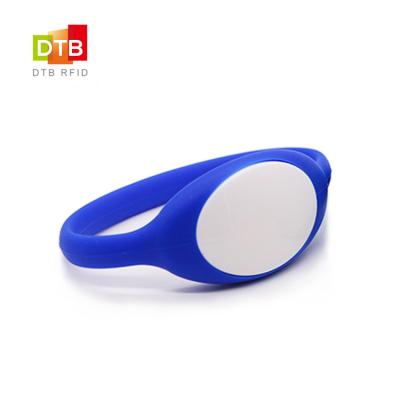 China Waterproof / Waterproof DTB SW04 Laser Engraved NTAG213/215/216 RFID NFC Programmable Silicone Wristband for sale