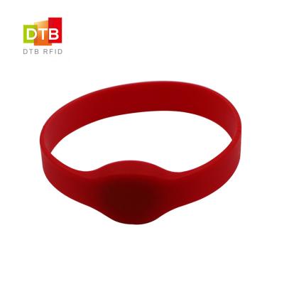 China Waterproof NFC Silicone RFID Wristband Waterproof / Waterproof OEM Free Sample for sale