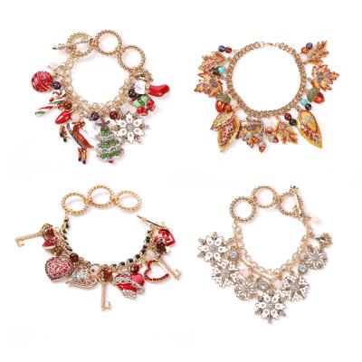 China FASHIONABLE Hot Selling Christmas Gold Snowflake Halloween Pumpkin Bracelet Heart Shaped Bracelet Holiday Jewelry for sale