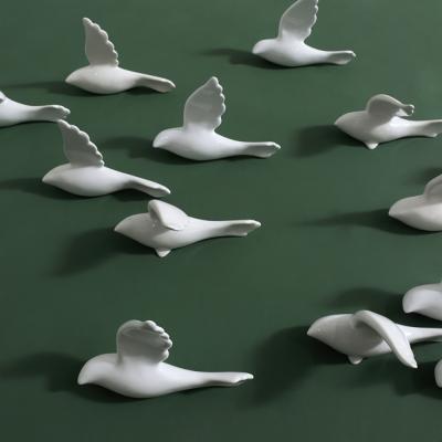 China Modern Minimalist White Home Accessories Shape Bird Item Decor Accessories For Home Decoration Wall Ceramic Art for sale