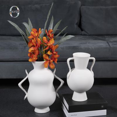 China Minimalist in Modern Nordic Creative Home Decoration Gift Stock Style Ceramic Vase for sale