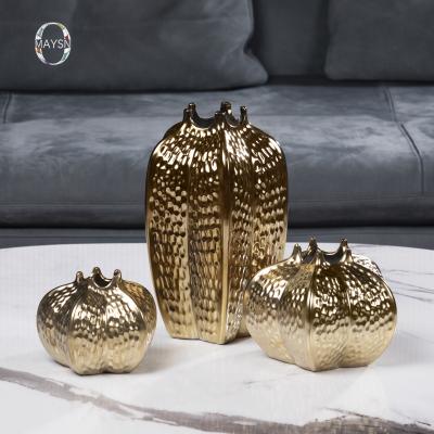 China Modern ceramic vase set jarrones crown shape crown decor floreros at home minimalist gold luxury matte home accessories for sale