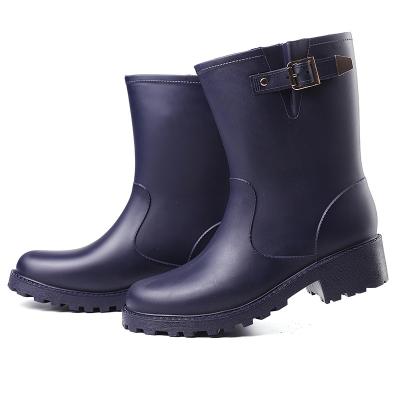 China Fashion Women Waterproof Waterproof Knee High Rain Boots To Keep Warm Ladies PVC Lace Up Snow Boots With Flarking To Keep Warm For Wholesale. for sale