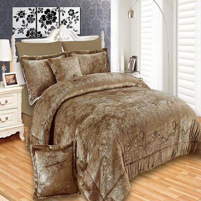 China Solid 100% Polyester Flannel Fleece Anti-pilling And 3d Embossed Soft Hand Feeling Luxury Bedding Set for sale