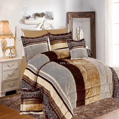 China And American European Style Customized Knitted Winter Fluffy Bedding Sets 3D Embossed Flannel Comforter With Filling for sale