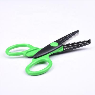 China Plastic Paper Craft Eco-friendly Safty Decorative Scissors For Students, Kids 5 Inch 3000 Kids Stainless Steel Eco-friendly Free Set for sale