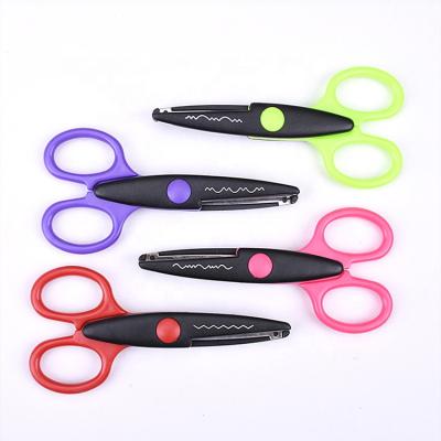 China Eco-friendly paper edge craft scissors creative shape cutting and DIY designs for sale