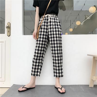 China Factory Wholesale Anti-Static Women Cotton Trousers Regular Fit Ankle Length Capri Pants Plaid Pattern for sale