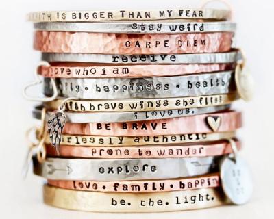 China Personalized Jewelry Travel Gift Inspiration Bracelet FASHIONABLE Positive Words For Her Power Expression Hammered Engrave Cuff Bangle Bracelet for sale