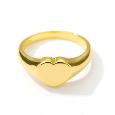 China Vintage Stainless Steel Gold Silver Color Heart Wedding Couple Rings Jewelry Anniversary Heart Aesthetic Rings For Women for sale