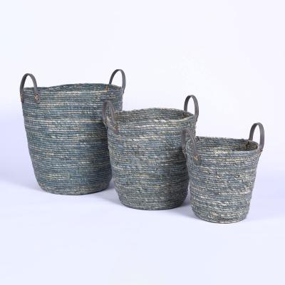 China Sustainable Hand - Woven Storage Basket Made Of Vietnam Woven Laundry Basket Kitchen Decor 3 Set Rattan Woven Basket For Bathroom for sale