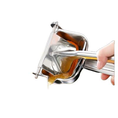 China Hot Sale 304 Stainless Steel Kithcen Tool Hand Squeezer Orange Orange Juice Squeezing Lemon Hand Press Squeezer for sale