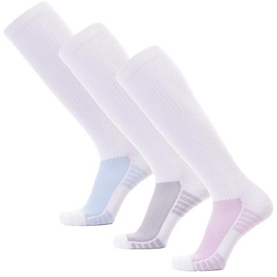 China Wholesale Breathable High Quality Men And Women Gray White Black Anti-skid Athletic Knee High Sports Socks In 3 Pairs Per Pack for sale