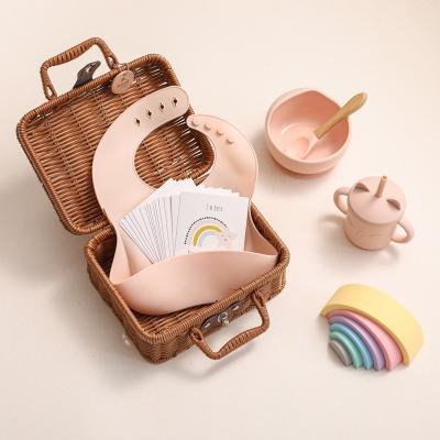 China Building Block Toy Newborn Retro Gift Set Sale BPA Silicone Baby Bib Water Bowl Wooden Hot Milestone Cup Free for sale