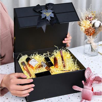 China Recycled Materials Luxury Gift Boxes With Magnetic Ribbon Gift Box For Wedding Anniversary Proposal Boxes for sale