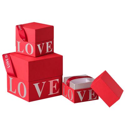 China Recycled Materials Wholesale Guaranteed Quality Accept Customized Logo Wedding Gift Box Package Gift Box for sale