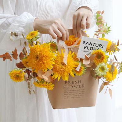 China Recyclable Gift Florist Packaging Bag Custom Foldable Fresh Flower Basket Waterproof Portable Paper Box For Flower for sale