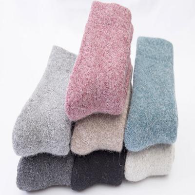 China Anti-Fault MANZI Winter Women Wool Socks Extra Thick Velvet Solid Color Breathable Warm Female Socks for sale