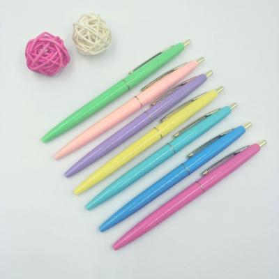 China Promotional Pen Plastic Ballpoint Pen With Customizable Logo for sale