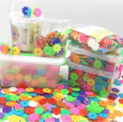 China Eco-friendly Material Plastic Snowflake Building Block Children's Educational Toys for sale