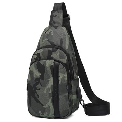 China 2021 Factory Wholesale High Quality Fashion Camouflage Waterproof Men Earphone Bag Usb Cross - Body Trunk Bags Bolsas De Ombro for sale