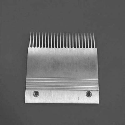 China Modern Aluminum Comb Plate Escalator Parts DSA3004058 202.8*207*8mm Left 22T for sale