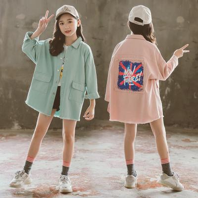 China 2021 new viable pink autumn children girl blue back printed casual jacket fashion teenager girl denim washed long jacket 4-10T for sale