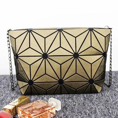 China Multifunctional Geometric Material Silk Women's Handbags Women Bucket Shoulder Messenger Bags Folding Clutch for sale