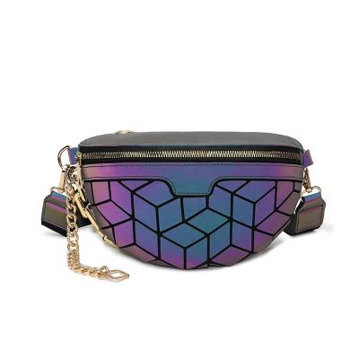 China Wholesale Water Proof Chameleon Waterproof Fanny Pack Outdoor Luminous Holographic Waist Bag With Chain for sale