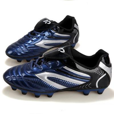 China Mens Soccer Shoes Non-slip Training Low Top Sneakers Rubber Damping Soccer Rubber Boots for sale